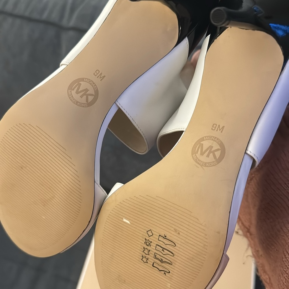 Michael Kors Landon open toe heel - Picture 9 of 10
